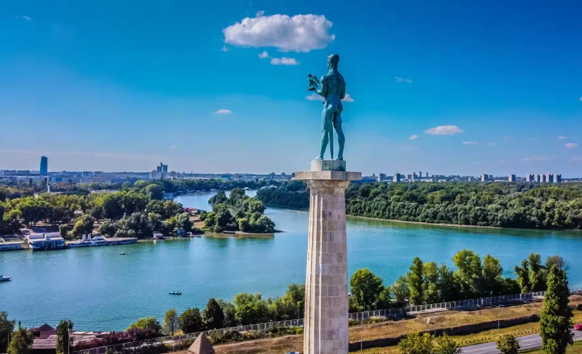 Iznajmljivanje skele Skela Max | Luggage Storage in Belgrade: A 3-Hour Layover Guide (and Where to Drop Your Bags)